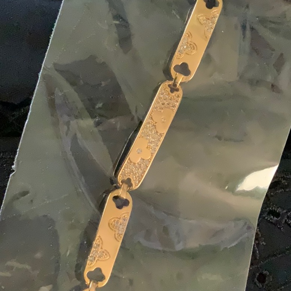Gold plated Bracelet B-152